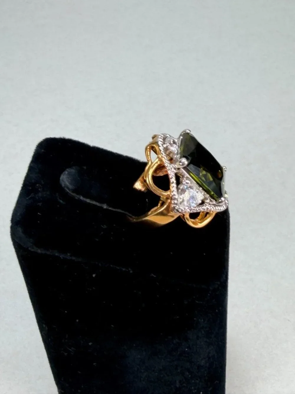 Huge Emerald Cut Green Crystal Statement Ring Gold Tone Cocktail Fashion Gift